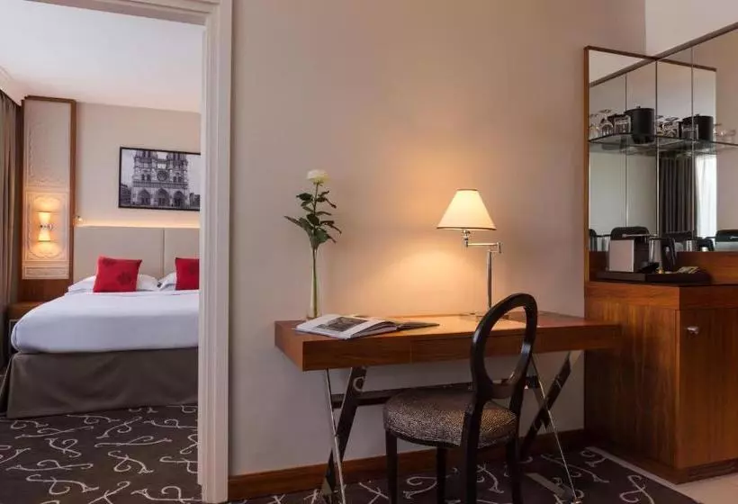 Отель Crowne Plaza Paris  Neuilly, An Ihg