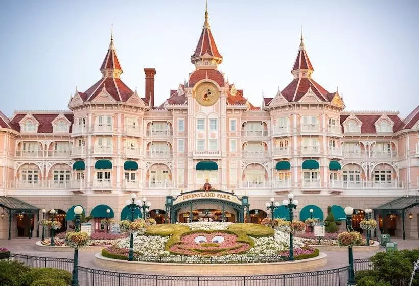 Отель Disneyland®