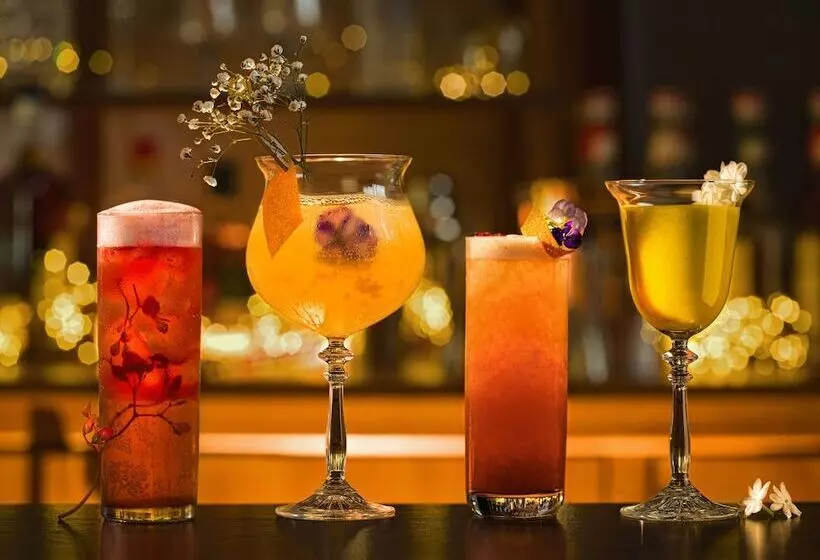 Отель Disneyland®