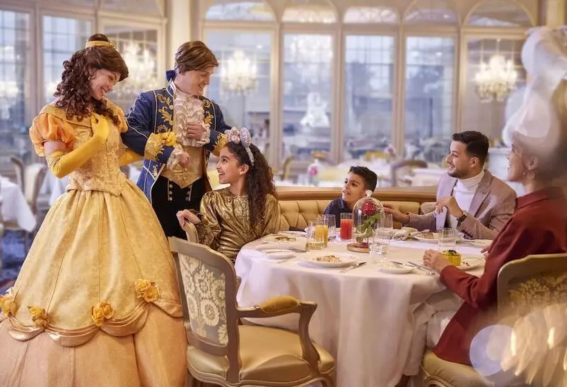 Отель Disneyland®