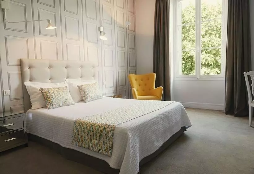 בית מלון כפרי Hôtel Bristol Pau