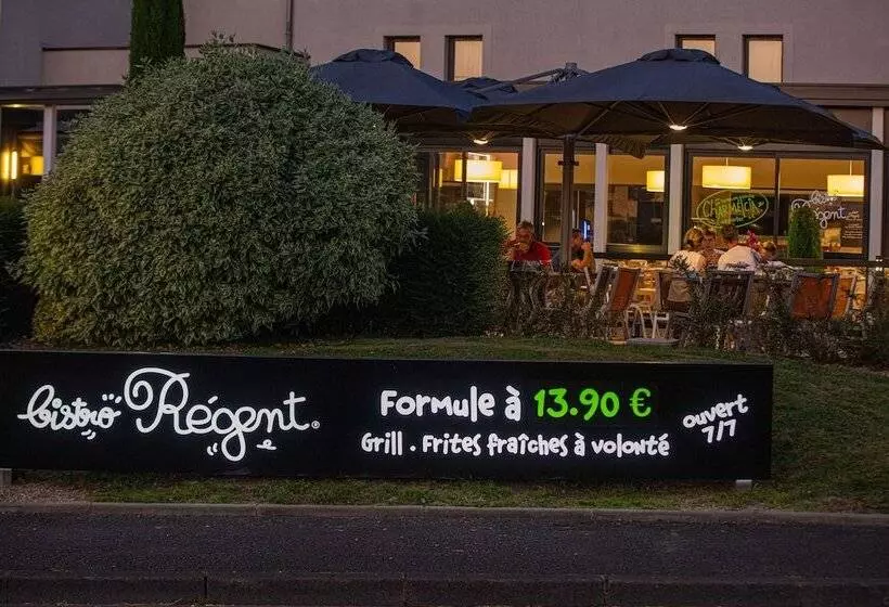 Отель Ibis Styles Clermont Ferrand Aéroport