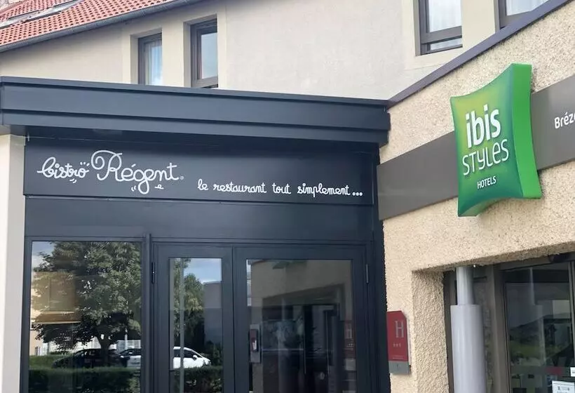 Отель Ibis Styles Clermont Ferrand Aéroport