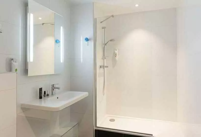 Отель Ibis Styles Lyon Centre Confluence