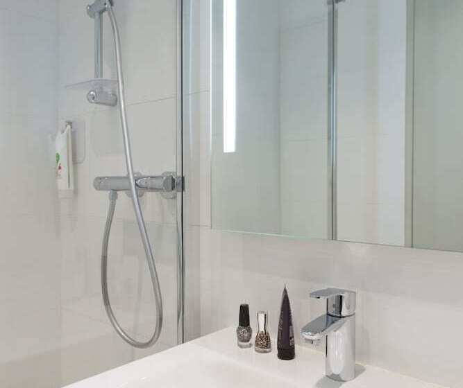 Otel Ibis Styles Lyon Centre Confluence