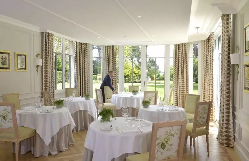 酒店 Chateau La Cheneviere