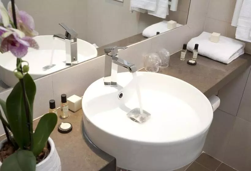 هتل De Neuve By Happyculture