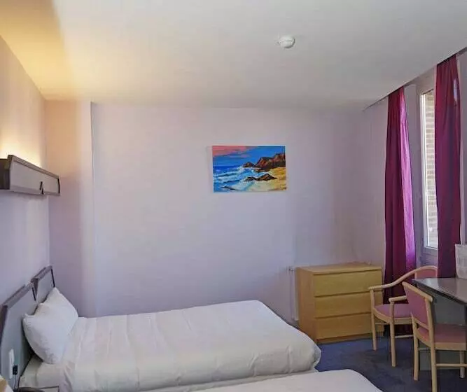 Отель Hôtel Du Vigan