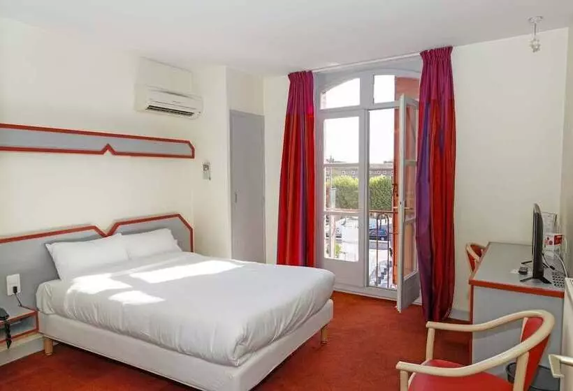 Отель Hôtel Du Vigan