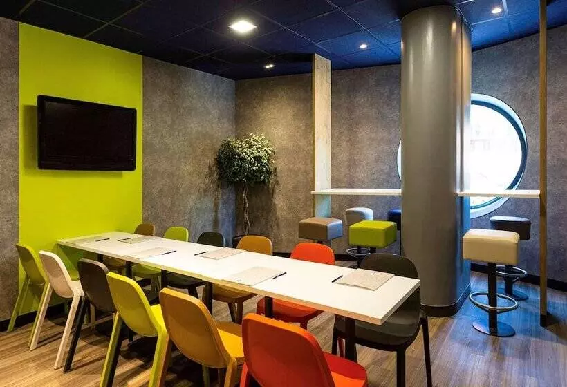 Отель Ibis Budget Bordeaux Centre Gare Saintjean