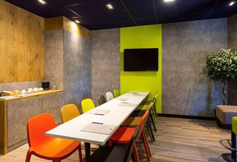 Отель Ibis Budget Bordeaux Centre Gare Saintjean