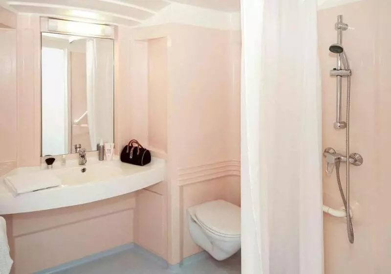 Отель Ibis Nuitssaintgeorges