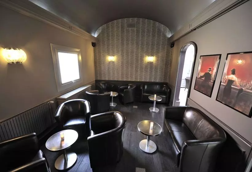 ホテル Logis Hôtel De Bourgogne   Mâcon