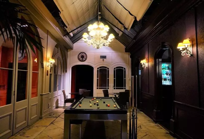 ホテル Logis Hôtel De Bourgogne   Mâcon