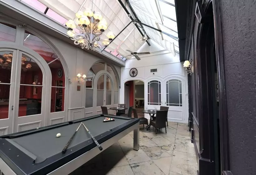 ホテル Logis Hôtel De Bourgogne   Mâcon