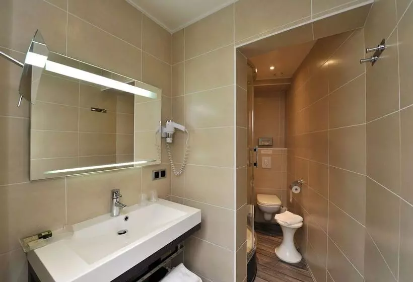 ホテル Logis Hôtel De Bourgogne   Mâcon