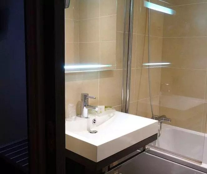 ホテル Logis Hôtel De Bourgogne   Mâcon