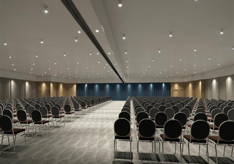 ホテル Le Méridien Etoile