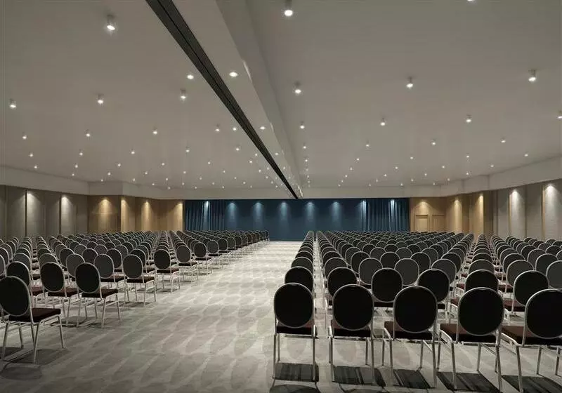 هتل Le Méridien Etoile