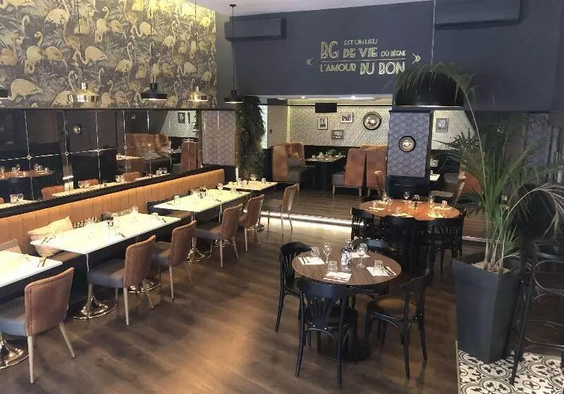 Отель Mercure Avignon Centre Palais Des Papes