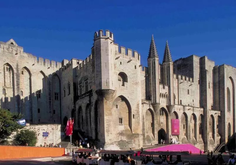 Отель Mercure Avignon Centre Palais Des Papes