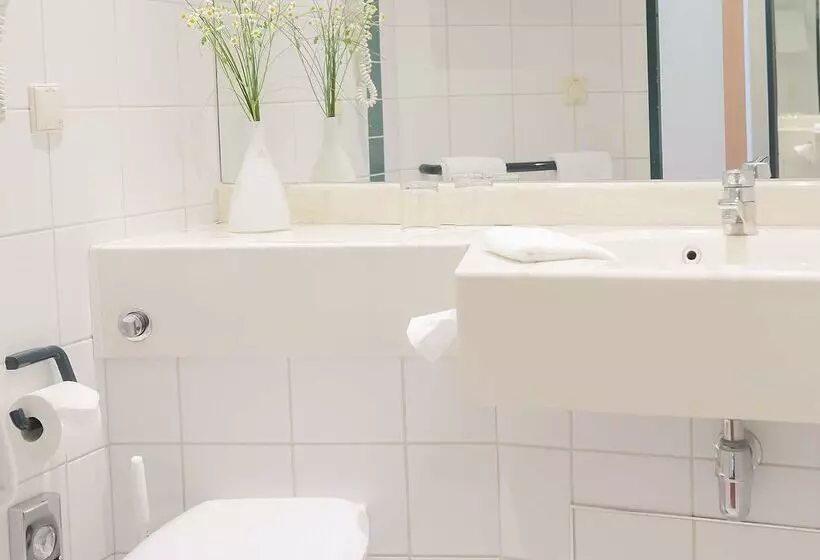 Отель Essential By Dorint Remscheid