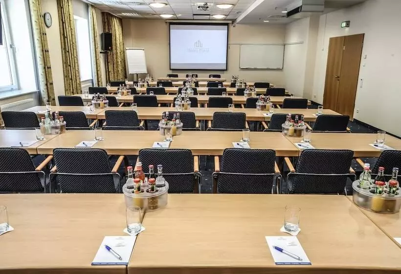 Отель Plaza Hannover