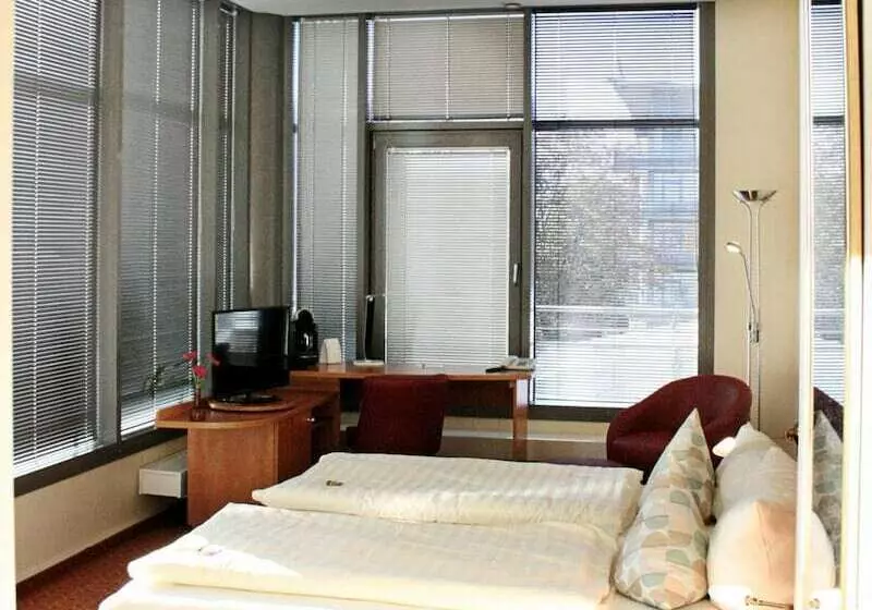 ホテル Mercator Itzehoeklosterforst