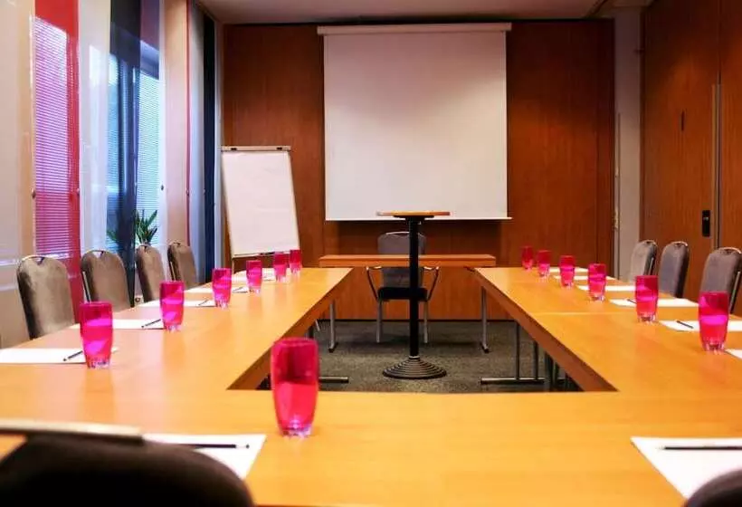 ホテル Mercator Itzehoeklosterforst