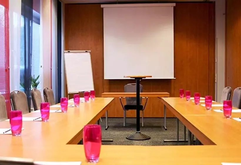 ホテル Mercator Itzehoeklosterforst