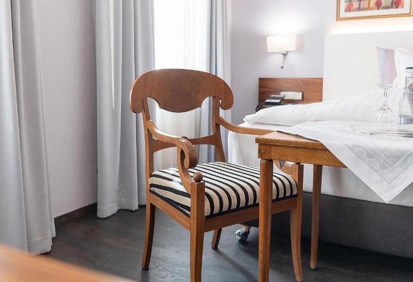 Hotel Goldener Karpfen Ohg