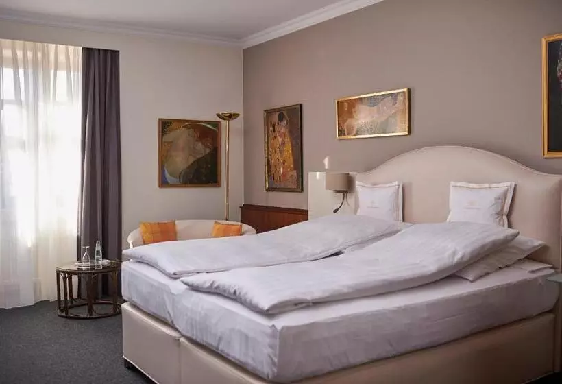 هتل Goldener Karpfen Ohg