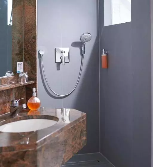 هتل Goldener Karpfen Ohg