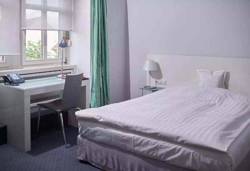 هتل Goldener Karpfen Ohg