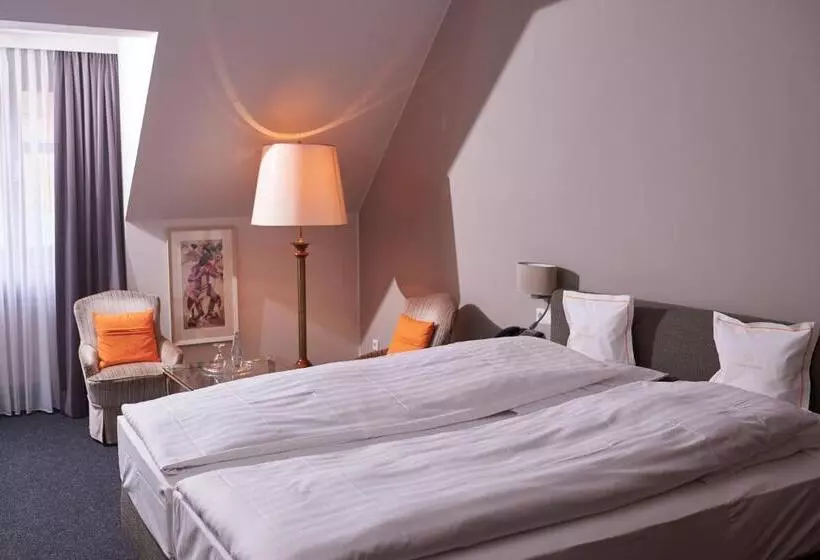 هتل Goldener Karpfen Ohg