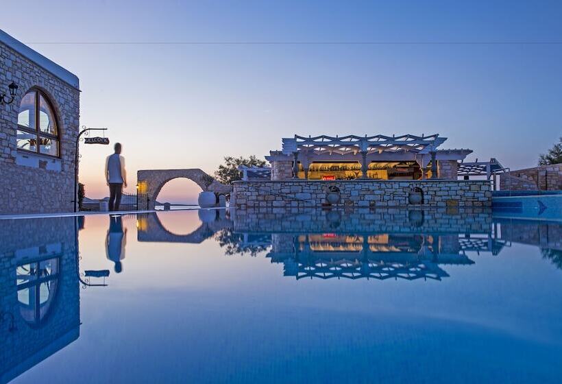 ホテル Contaratos Beach