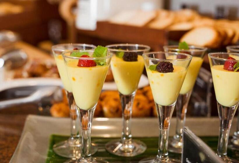 هتل Mediterranean Palace