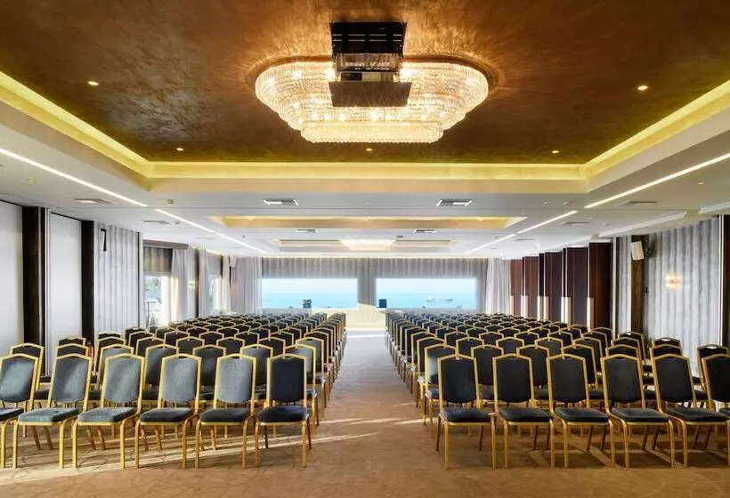 Hotel Mediterranean Palace