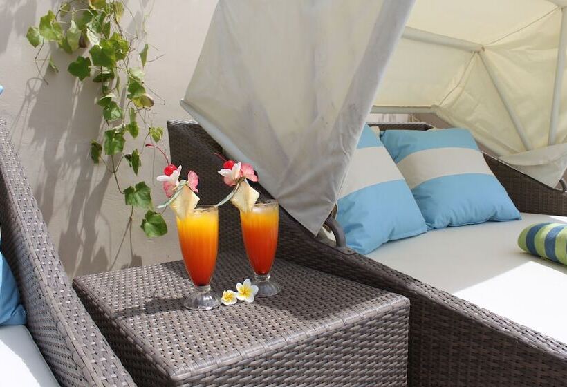 فندق Coconuts Beach Resort