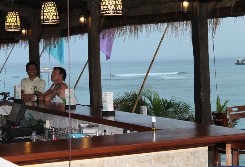 فندق Coconuts Beach Resort