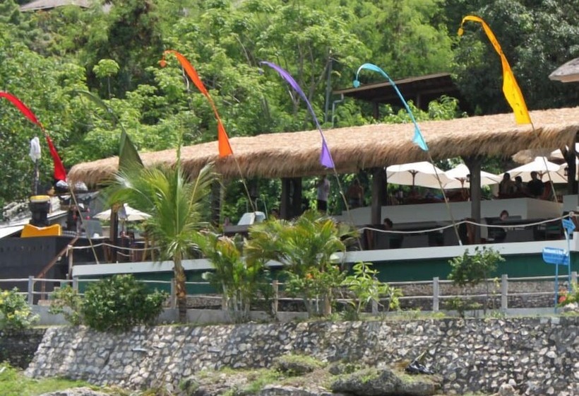 فندق Coconuts Beach Resort