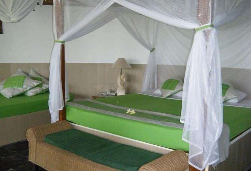 فندق Coconuts Beach Resort