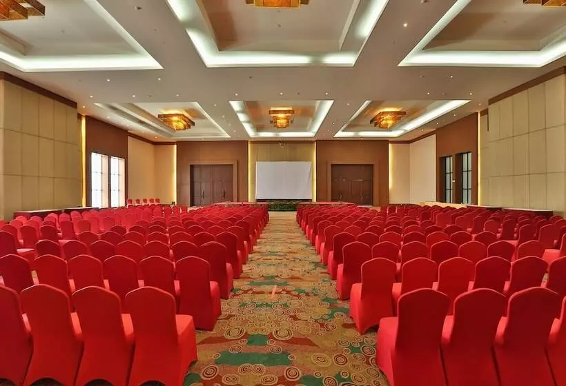 Отель Aryaduta Pekanbaru