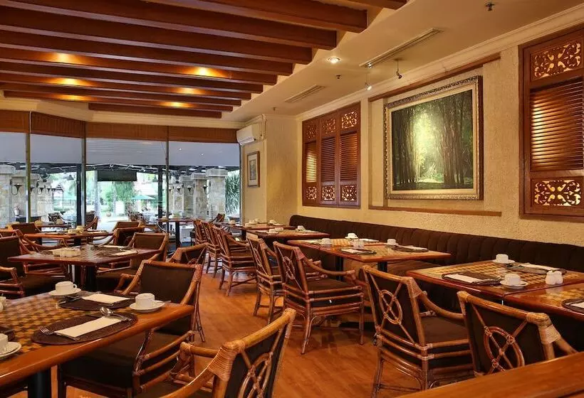 Отель Aryaduta Pekanbaru