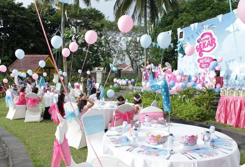 Отель Aryaduta Pekanbaru