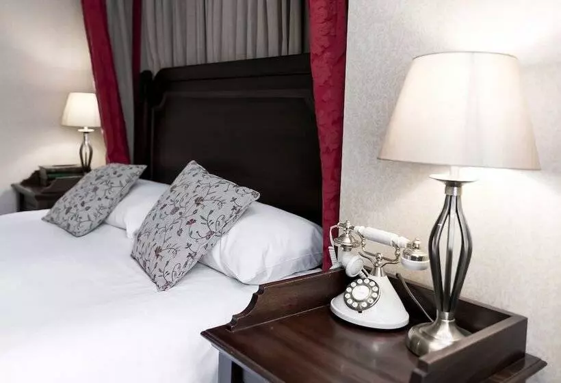 בית מלון כפרי Butlers Townhouse