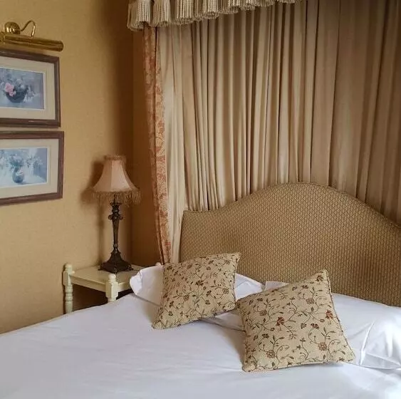 בית מלון כפרי Butlers Townhouse