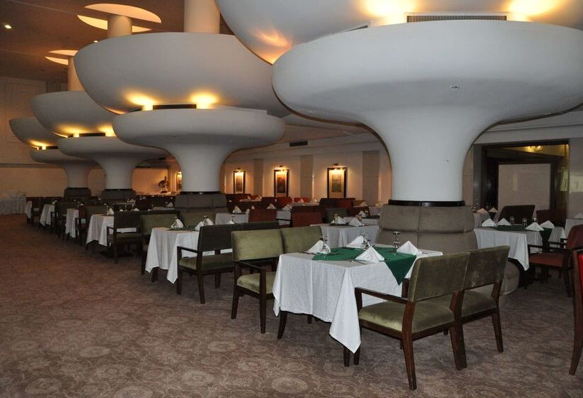 هتل Royal Tulip Al Rasheed