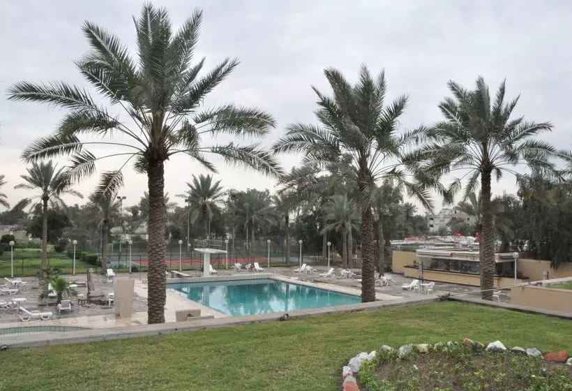 בית מלון כפרי Royal Tulip Al Rasheed