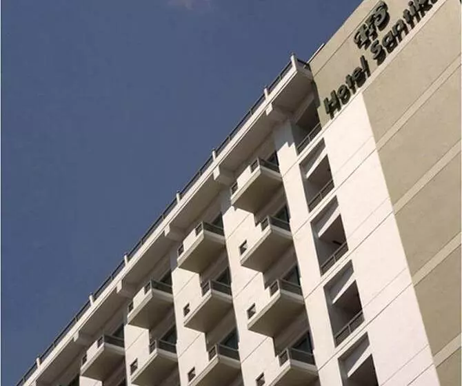 Отель Santika Pandegiling Surabaya